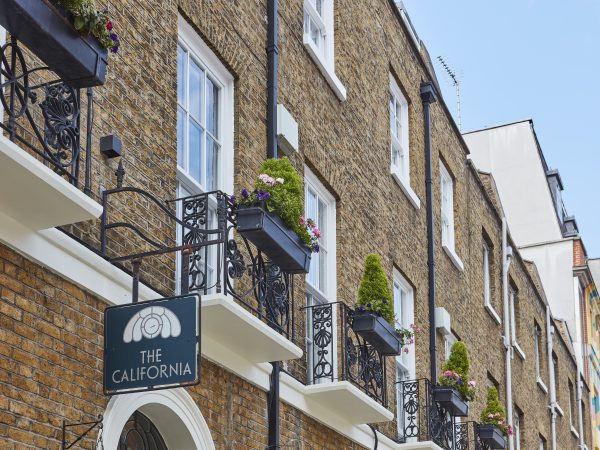 sliding sash window fitters northamptonshire