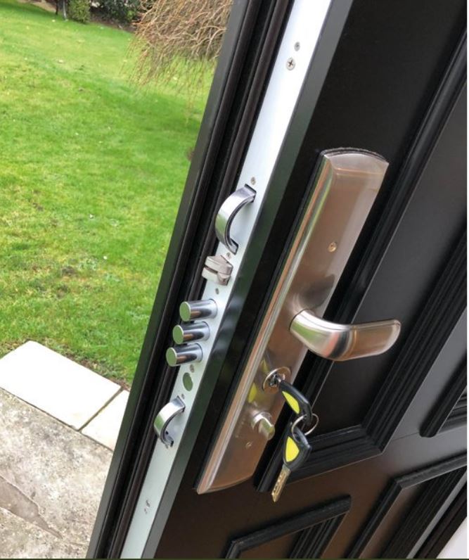Steel door multipoint lock
